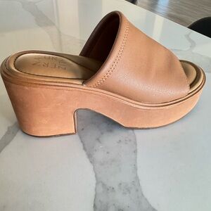 Naturalizer Women's Cassie Sandals English Tea Brown Tan Platform Sandals Size 7